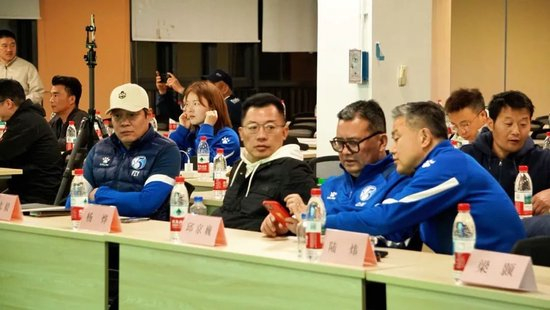 因为目前不管是使用电脑客户端、手机APP还是使用网页在线进行IM体育平台注册详情图